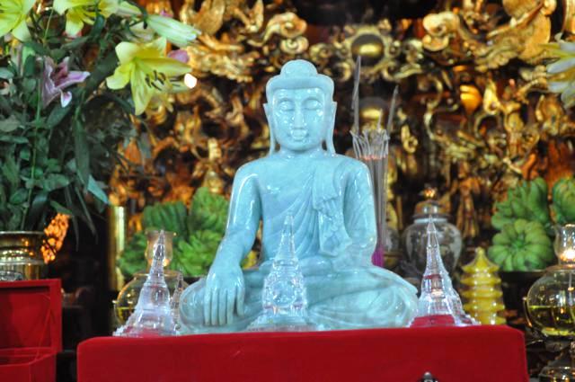 Quà[-]tặng[-]tâm[-]linh[-]của[-]Myanmar[-]trao[-]Chủ[-]tịch[-]nước[-]Trương[-]Tấn[-]Sang